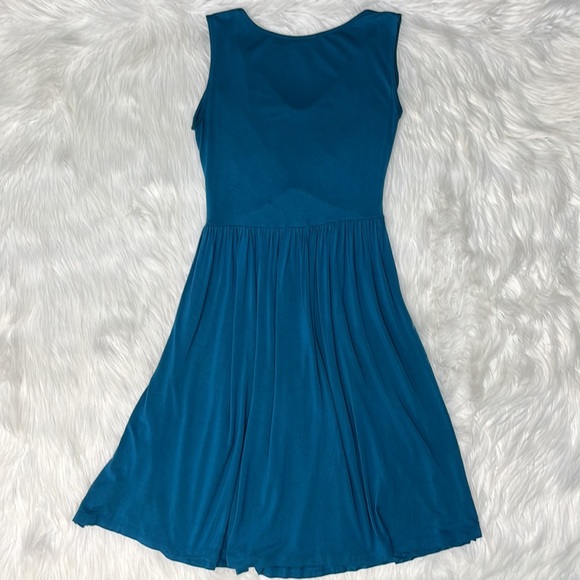Anthropologie Girls From Savoy Elementary Jersey
Knit dress Size Small - Picture 6 of 6